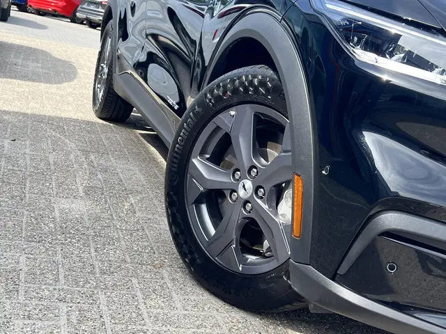 Ford Mustang Mach-E RWD 75 kWh 2023 Elektrisch 3