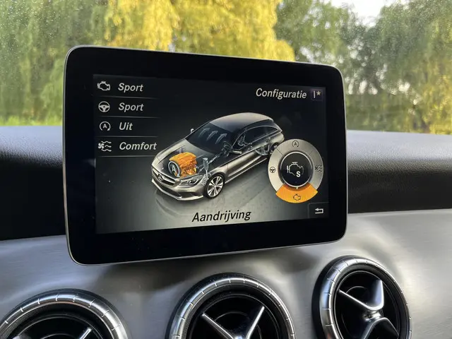 Mercedes-Benz CLA 180 AMG Line 2017 Benzine 14