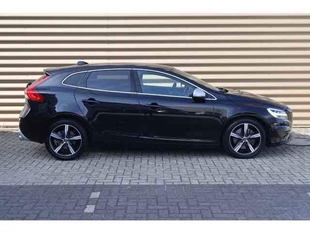 Volvo V40 T3 Polar+ Sport 2019 Benzine 10