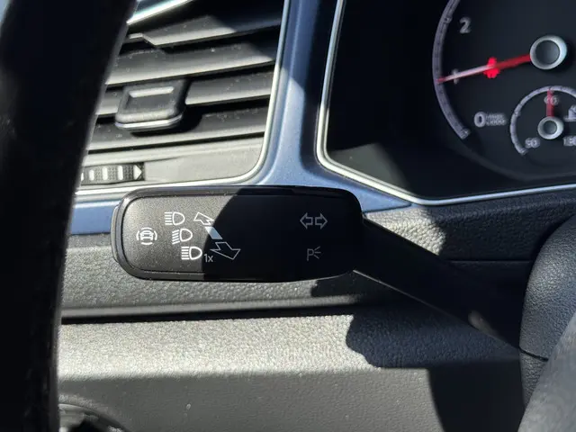 Volkswagen T-Roc 1.0 TSI UNITED 110 pK 2021 Benzine 15