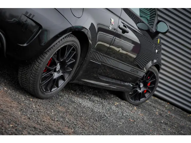 Fiat 500 1.4 T-Jet Abarth Competizione 2015 Benzine 13