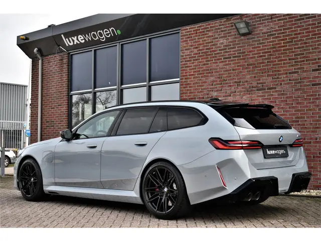 BMW M5 Touring 2025 Hybride Benzine 6