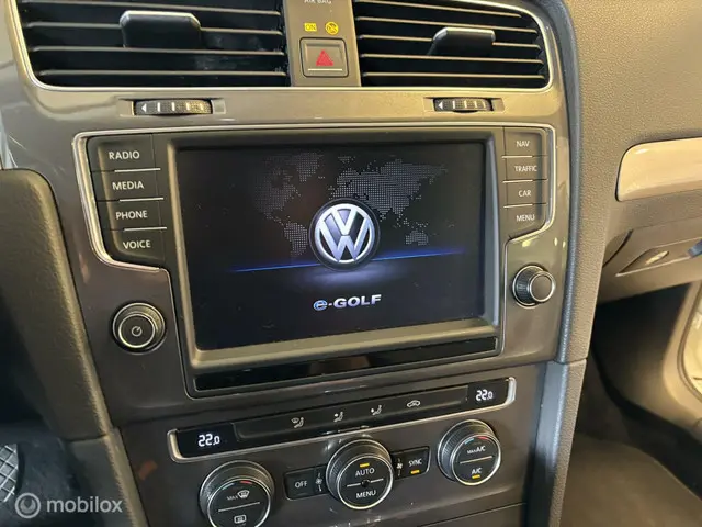 Volkswagen e-Golf , Navi , PDC V+A 2014 Elektrisch 14