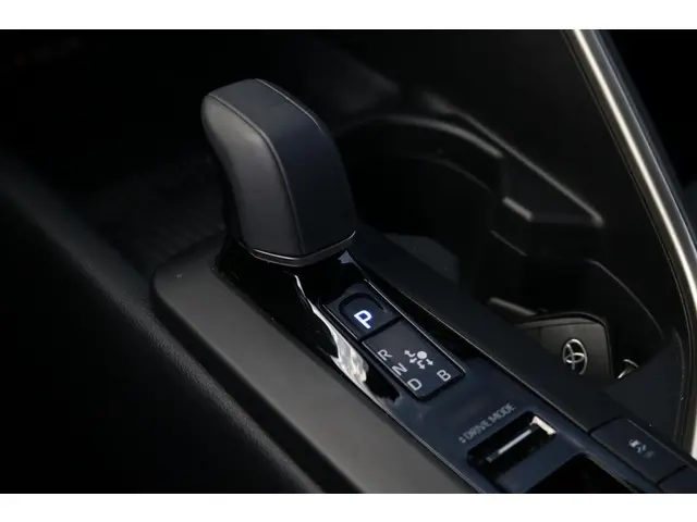 Toyota C-HR Hybrid 140 Executive 2024 Hybride Benzine 19