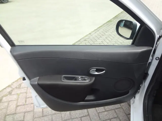 Renault Clio 1.2 Collection 2012 Benzine 6