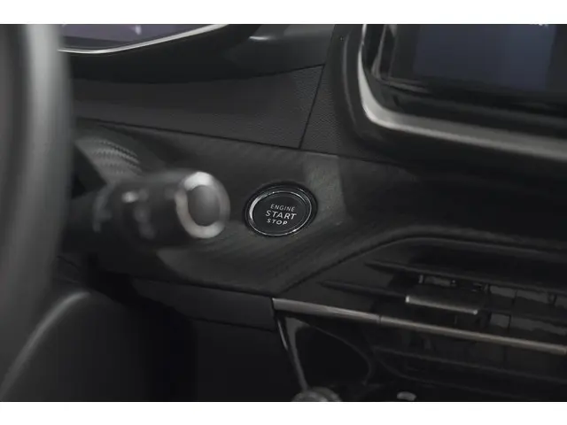 Peugeot 2008 Hybrid 136 e-DSC6 GT 2024 Hybride Benzine 45