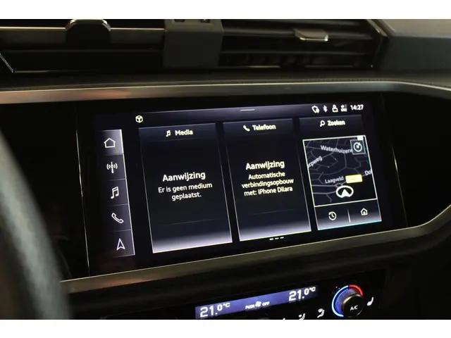 Audi Q3 35 TFSI S edition PANO | Sfeer 2023 Benzine 47