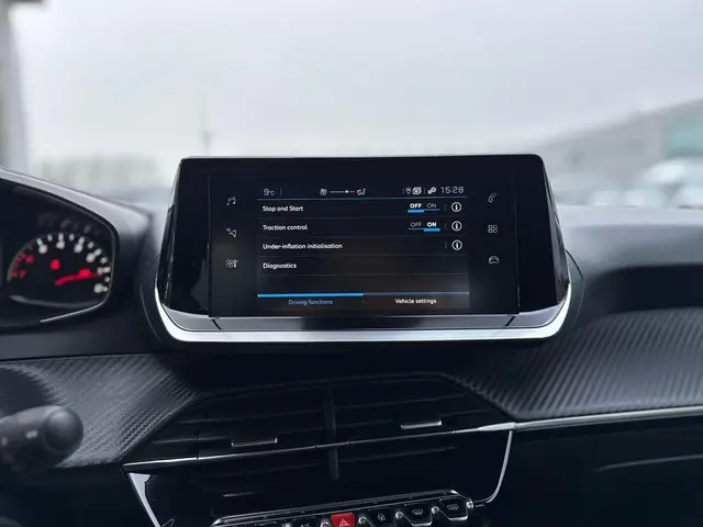 Peugeot 208 1.2 PureTech Active 2022 Benzine 17