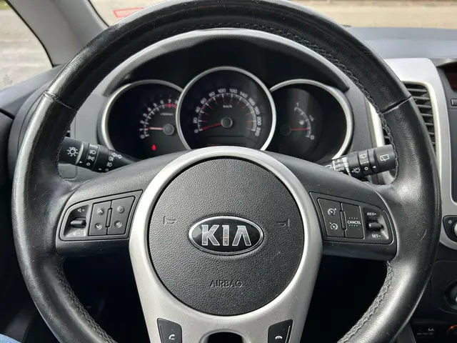 Kia Venga 1.6 CVVT ExecutiveLine 2017 Benzine 23