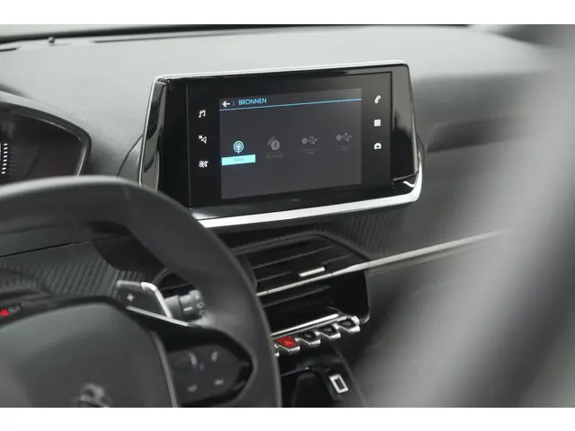 Peugeot 2008 PureTech 130 EAT8 Allure 2023 Benzine 54