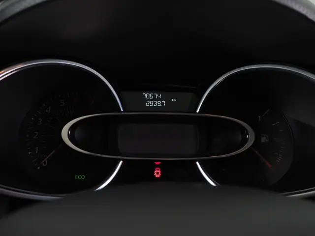 Renault Clio Estate 0.9 TCe Limited 2020 Benzine 24