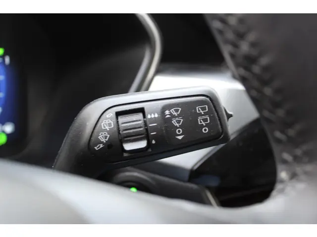 Ford Kuga 2.5 PHEV ST-Line X 2023 Hybride Benzine 41