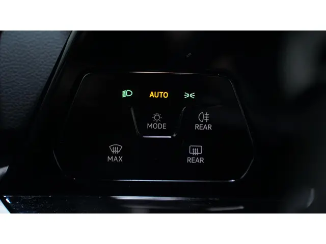 Volkswagen Golf 1.5 eTSI Life Business 2023 Benzine 26