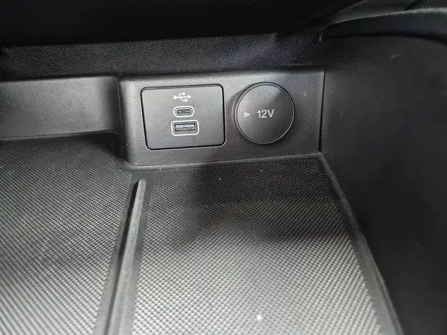 Ford Kuga 2.5 PHEV ST-Line 2024 Hybride Benzine 43