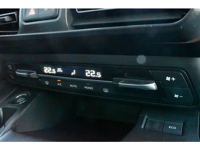 Peugeot Rifter Puretech 130 EAT8 GT 2021 Benzine 24