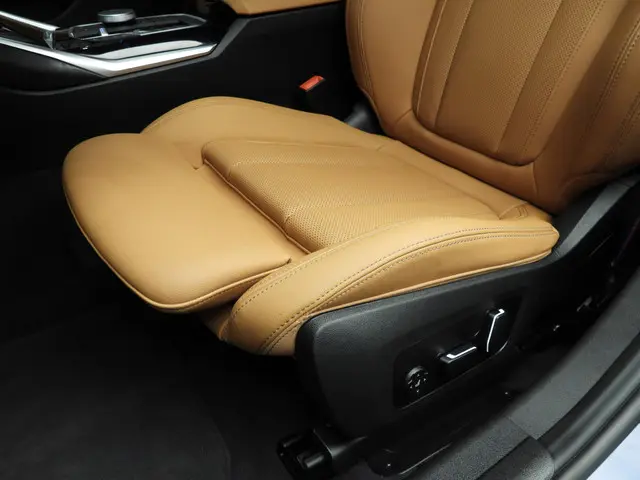 BMW 3 Serie Touring 330e 2024 Hybride Benzine 20