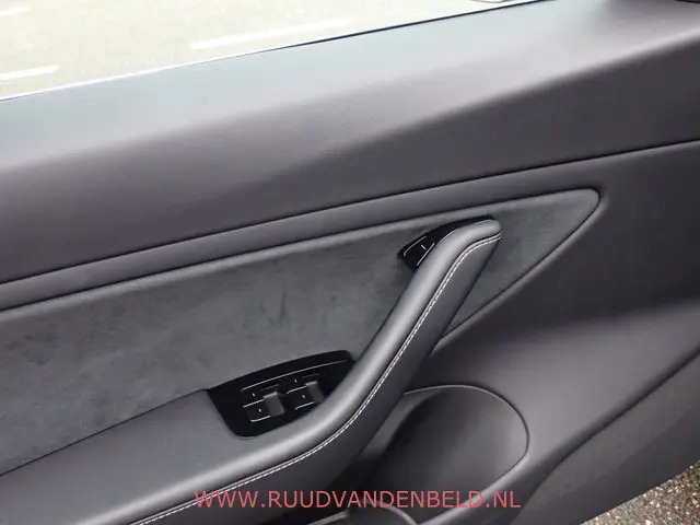Tesla Model 3 SR+ 60KWH 2019 Elektrisch 29