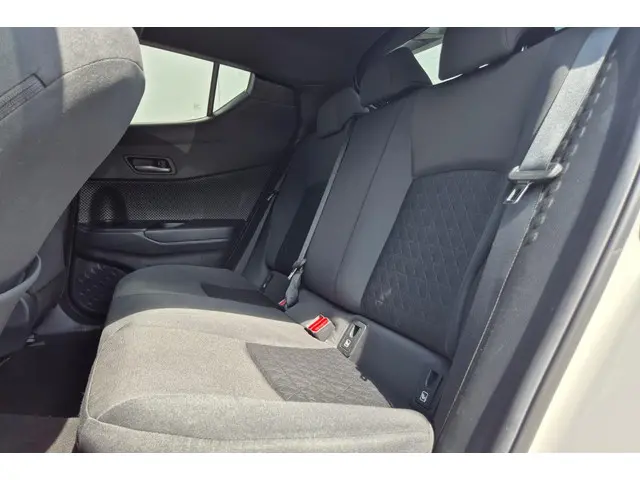 Toyota C-HR 1.8 Hybrid Dynamic 2021 Hybride Benzine 30