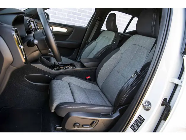 Volvo XC40 2.0 B4 Plus Dark 2024 Benzine 6