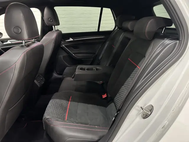 Volkswagen Golf 2.0 TSI GTI Performance 2018 Benzine 12