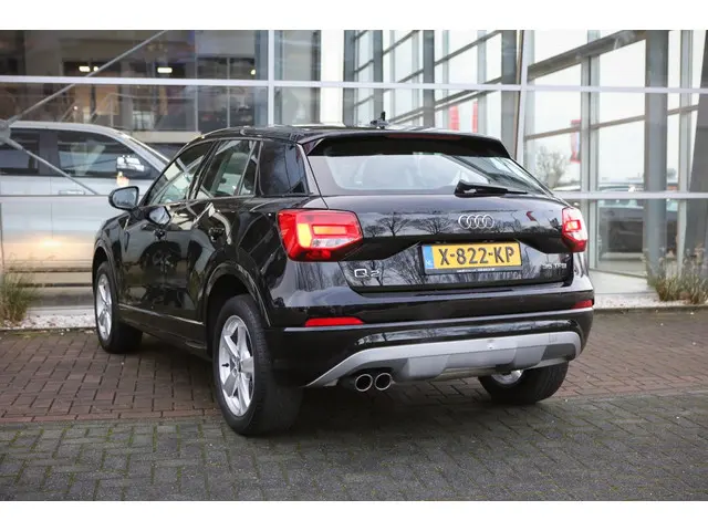 Audi Q2 35 TFSI S Edition 2019 Benzine 2