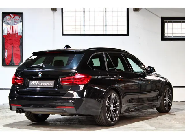 BMW 3 Serie Touring 320i M Sport Edition 2019 Benzine 7