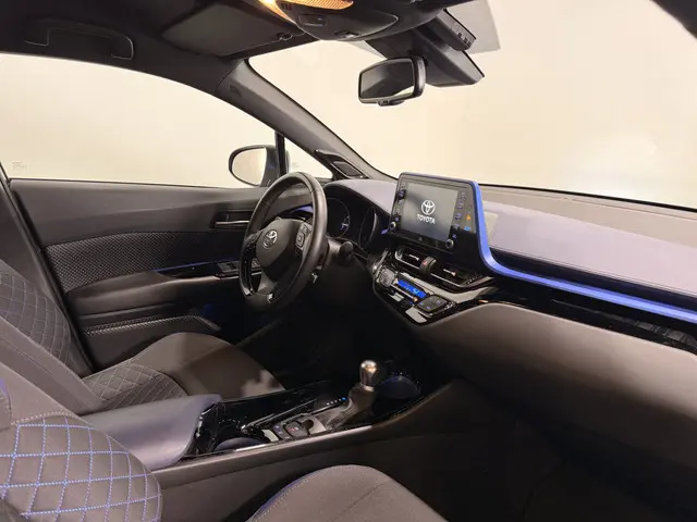 Toyota C-HR 1.8 Hybrid Bi-Tone 2021 Hybride Benzine 9