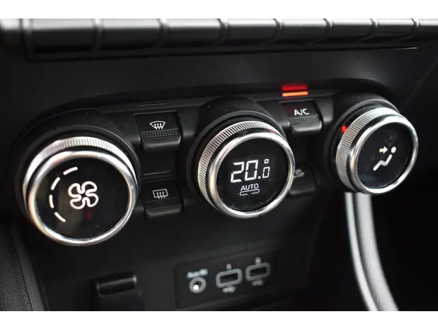 Renault Captur TCe 90 Intens 2021 Benzine 17