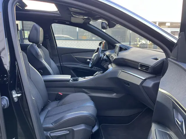 Peugeot 3008 1.6 PureTech GT Line 2020 Benzine 36