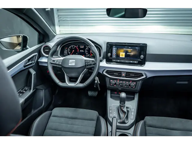 SEAT Ibiza 1.0 EcoTSI FR Business Connect 2025 Benzine 26