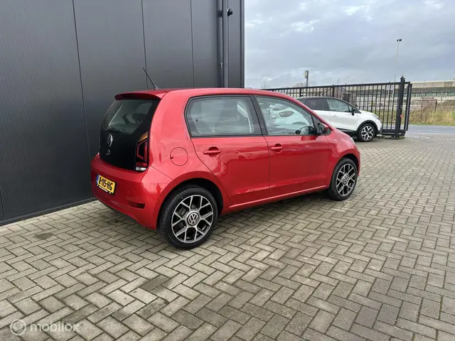 Volkswagen up! 3