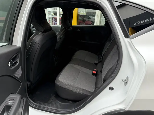 Renault Captur 1.3 mild hybrid 160 techno 2025 Benzine 8