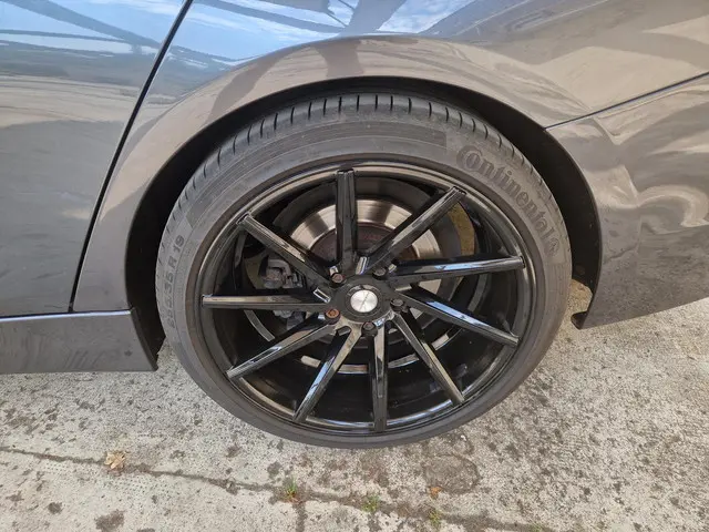 BMW 3 Serie 328i Executive 2012 Benzine 57