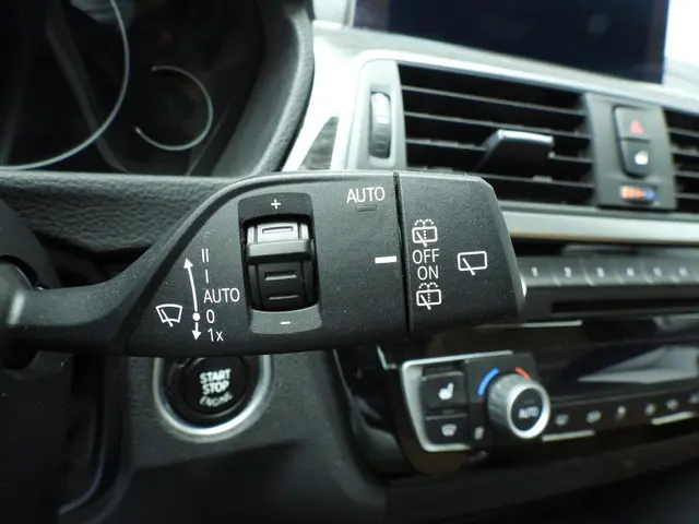 BMW 3 Serie Touring 320i 2019 Benzine 37