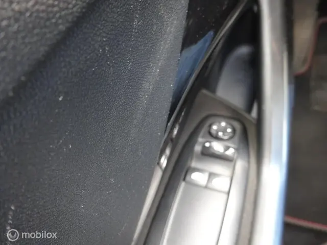 Peugeot 208 1.2 VTi Allure,Trekhaak,Nav!! 2012 Benzine 17