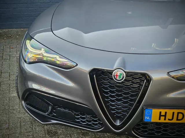 Alfa Romeo Stelvio 2.0 T GME AWD Veloce 2023 Benzine 5
