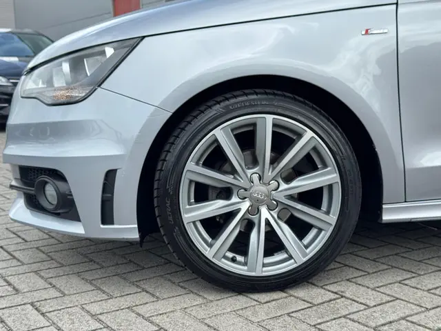 Audi A1 Sportback 1.2 TFSI Admired 2015 Benzine 8