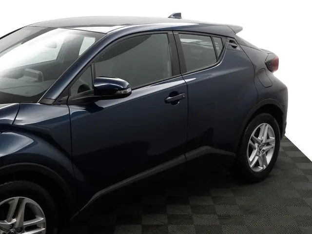 Toyota C-HR 1.8 Hybrid Active Aut- 2023 Hybride Benzine 23