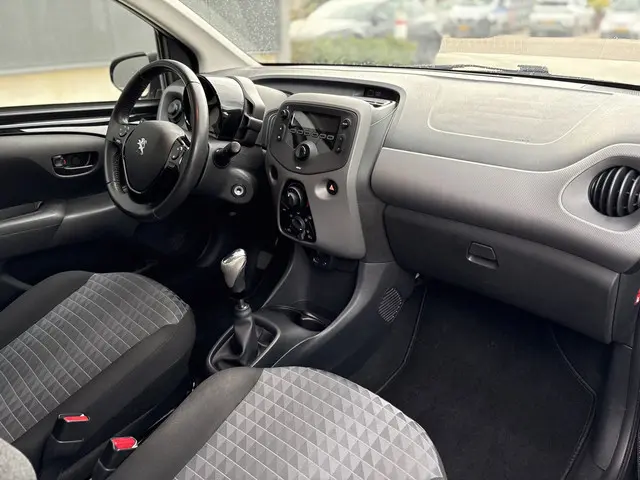 Peugeot 108 1.0 e-VTi Active 2021 Benzine 12