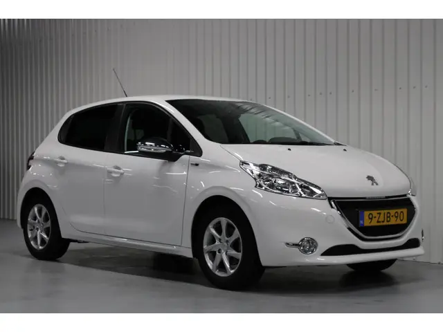 Peugeot 208 1.2 PureTech Style Pack 2015 Benzine 4