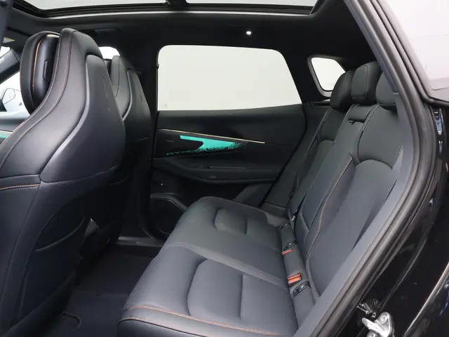 Lynk & Co 08 1.5 More 2026 Hybride Benzine 8