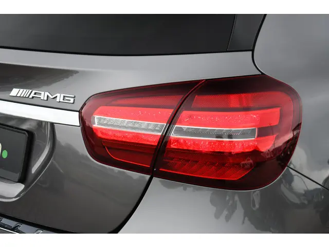 Mercedes-Benz GLA 180 AMG Night 2019 Benzine 14