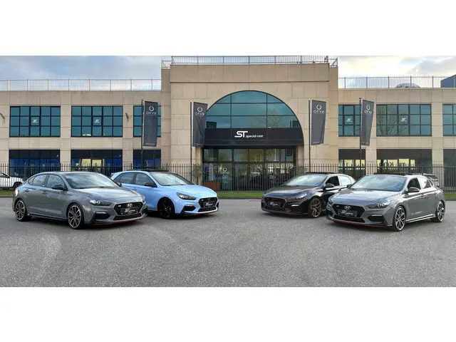 Ford Focus Wagon 2.0 ST-3|Uniek|ALERT 2015 Benzine 43