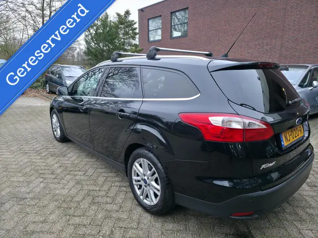 Ford Focus Wagon 1.0 EcoBoost Titanium 2013 Benzine 6
