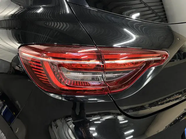 Renault Clio 1.0 TCe Intens 2021 Benzine 23