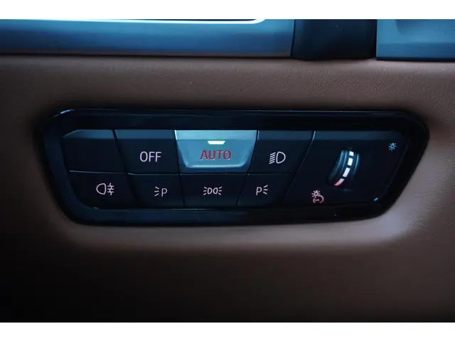 BMW 8 Serie 840i xDrive 2025 Benzine 32