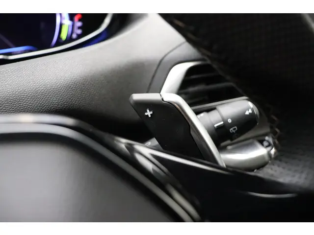 Peugeot 5008 1.2 Hybrid GT 2024 Benzine 32