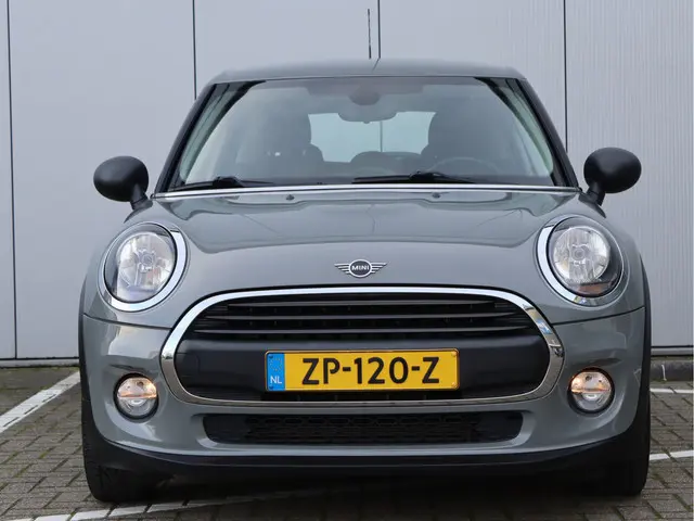 MINI One | Navigatiesysteem 2019 Benzine 6