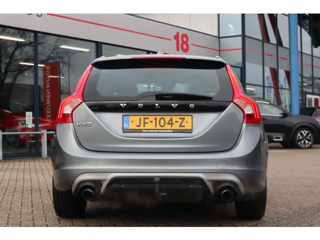 Volvo V60 1.5 T3 R-Design 2016 Benzine 13