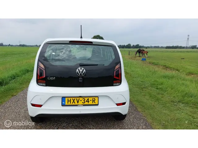 Volkswagen up! 1.0 2021 Benzine 4